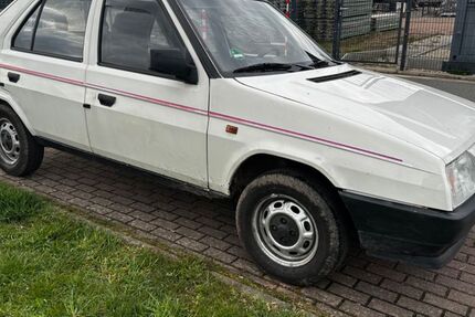 Skoda Favorit 102.000 km 3.390 &euro; Zwickau 08064