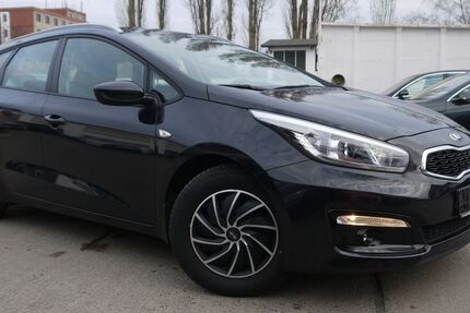 Kia ceed Sportswagon 14.461 km 11.999 € Berlin 12439