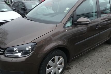 VW Touran 135.535 km 9.990 &euro; Oderding 82398