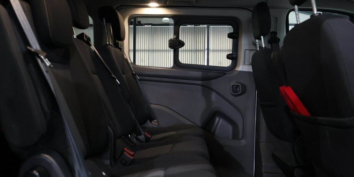 Ford Tourneo Custom 2.0 TDCI 320 L1 / 8-SITZER / NAVI 167.000 km 25.998 &euro; Hamm 59077