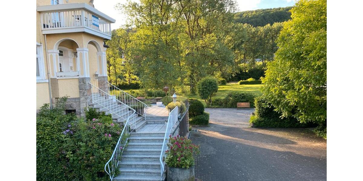 Einfamilienhaus Bad Brückenau - 9 Zimmer, 360 m&sup2;, 549.000&euro; | Angebot:26990991