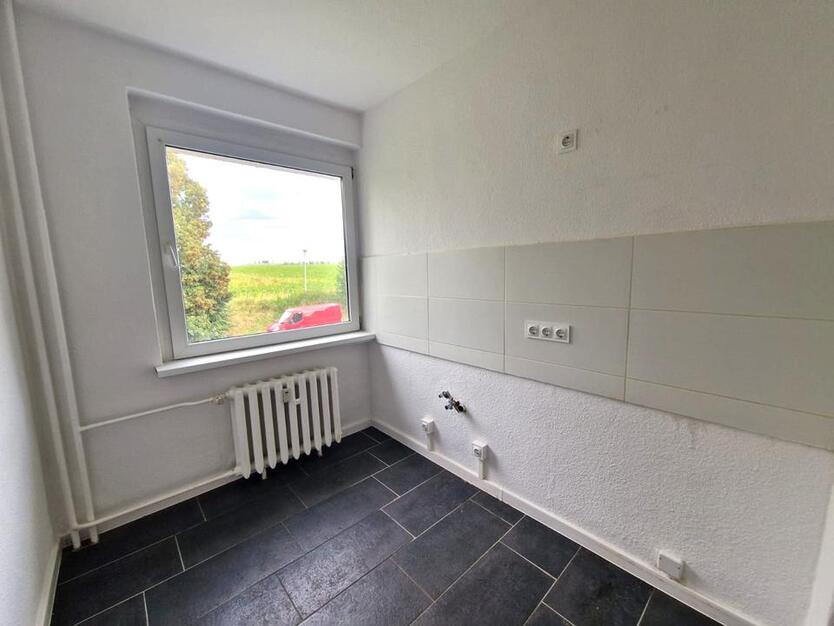 4-Zimmer-Wohnung im 2. Obergeschoss nach Renovierung zu vermieten zimmer