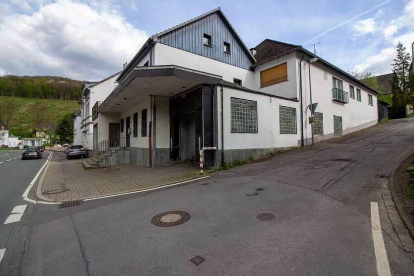 Halle in Altena 235.000 € 360 m²