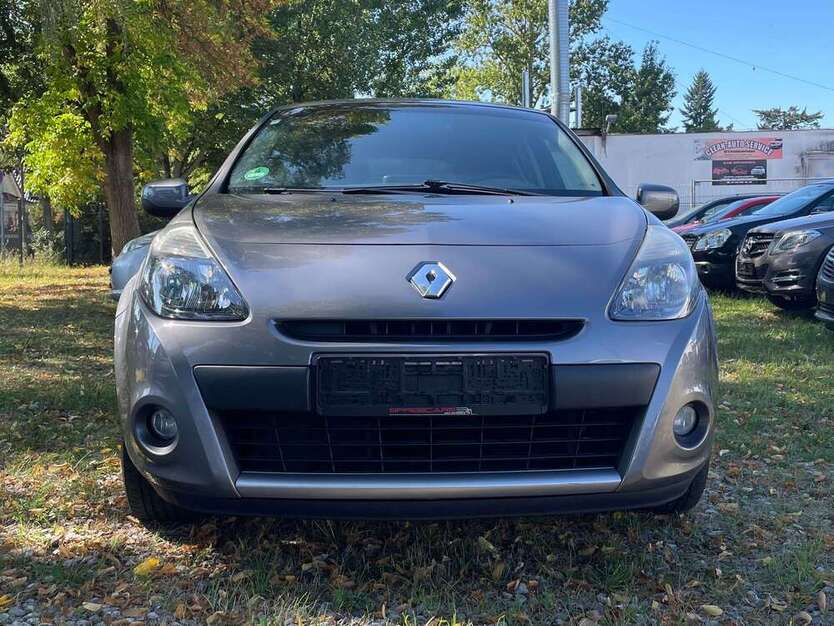 Renault Clio 75.300 km 4.500 € Berlin 13599