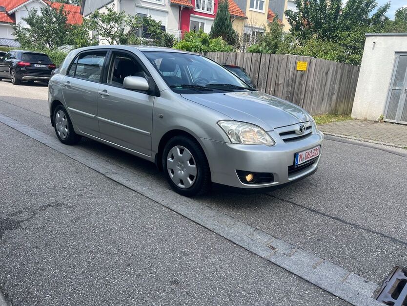 Toyota Corolla 242.000 km 2.900 € Hohenbrunn 85521