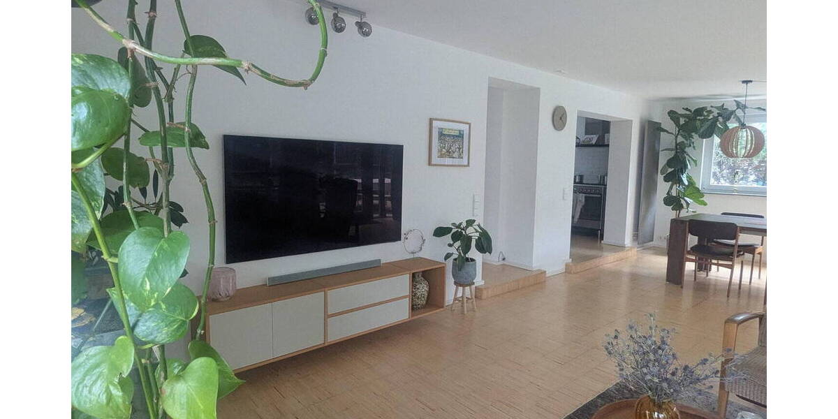 Einfamilienhaus Korntal-Münchingen Kallenberg - 8 Zimmer, 250 m&sup2;, 850.000&euro; | Angebot:26318854