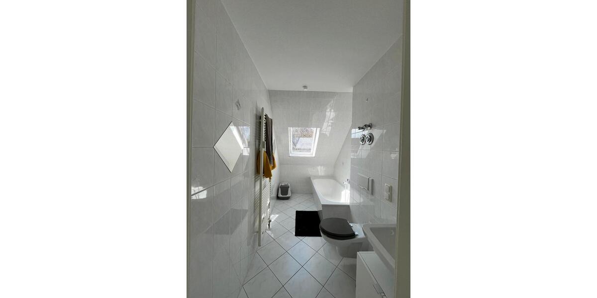 Dachgeschoßwohnung Zwickau Zwickau-West - 3 Zimmer, 62 m&sup2;, 72.000&euro; | Angebot:26150551