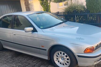 BMW 523 140.000 km 5.500 &euro; Babenhausen 87727