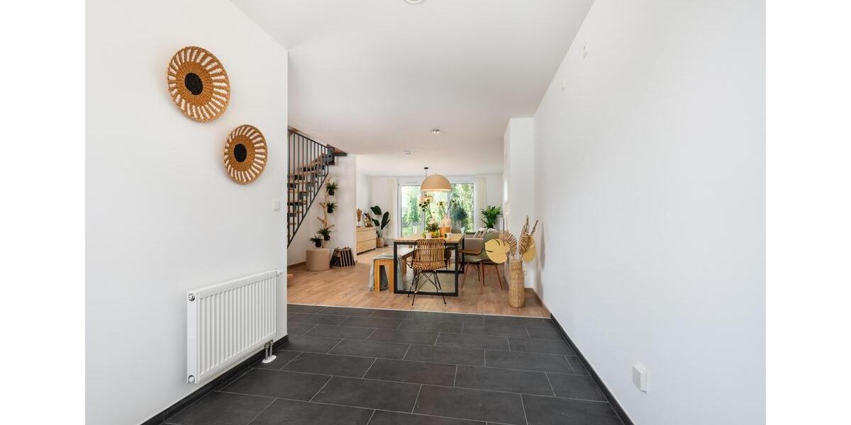 Reihenhaus Roth - 6 Zimmer, 141 m&sup2;, 1.750&euro; | Angebot:25745960