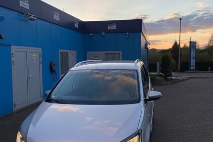 VW Touran 146.000 km 10.800 € Andernach 56626