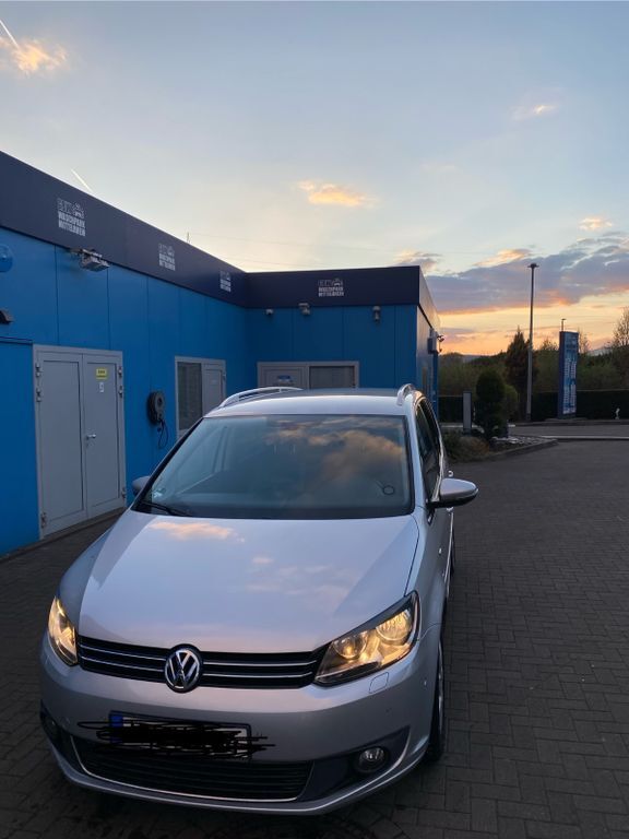VW Touran 146.000 km 10.800 € Andernach 56626
