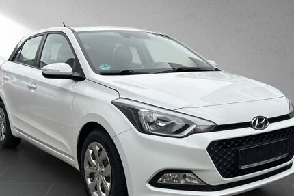 Hyundai i20 96.000 km 8.690 &euro; Troisdorf 53840