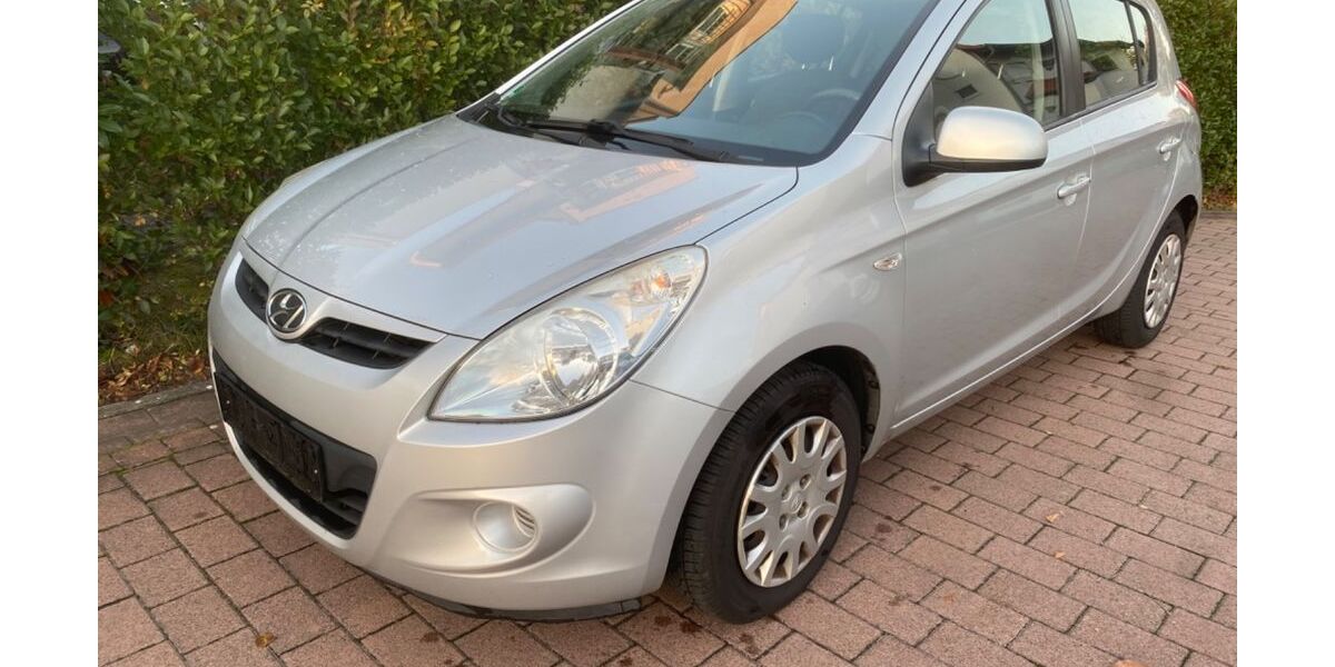 Hyundai i20 139.700 km 2.950 &euro; Osthofen 67574