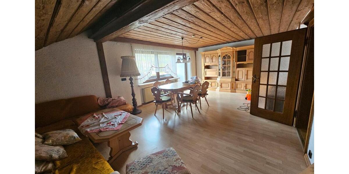 Dachgeschoßwohnung Stetten - 7 Zimmer, 99 m&sup2;, 275.000&euro; | Angebot:26223959