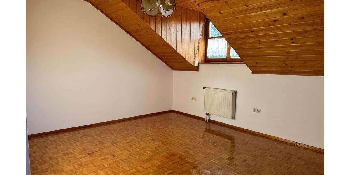 Einfamilienhaus Geiselhöring - 6 Zimmer, 237 m&sup2;, 1.300&euro; | Angebot:25562903