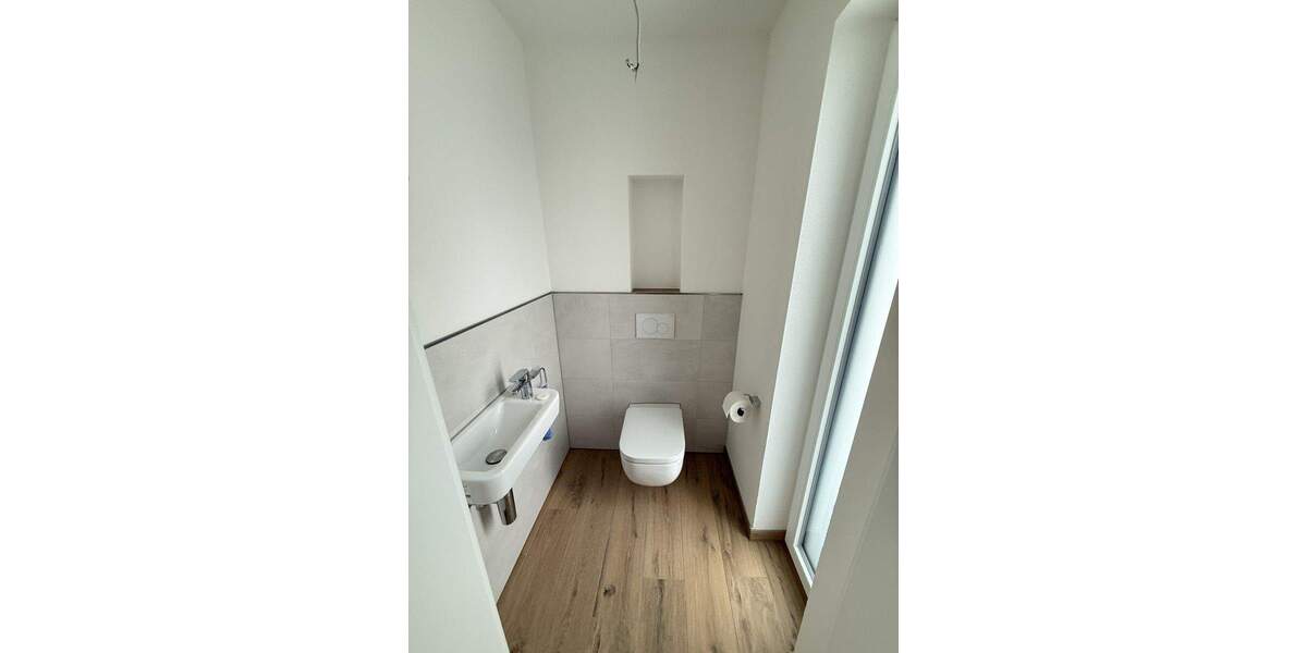 Einfamilienhaus Köfering - 4 Zimmer, 150 m&sup2;, 2.100&euro; | Angebot:25702670