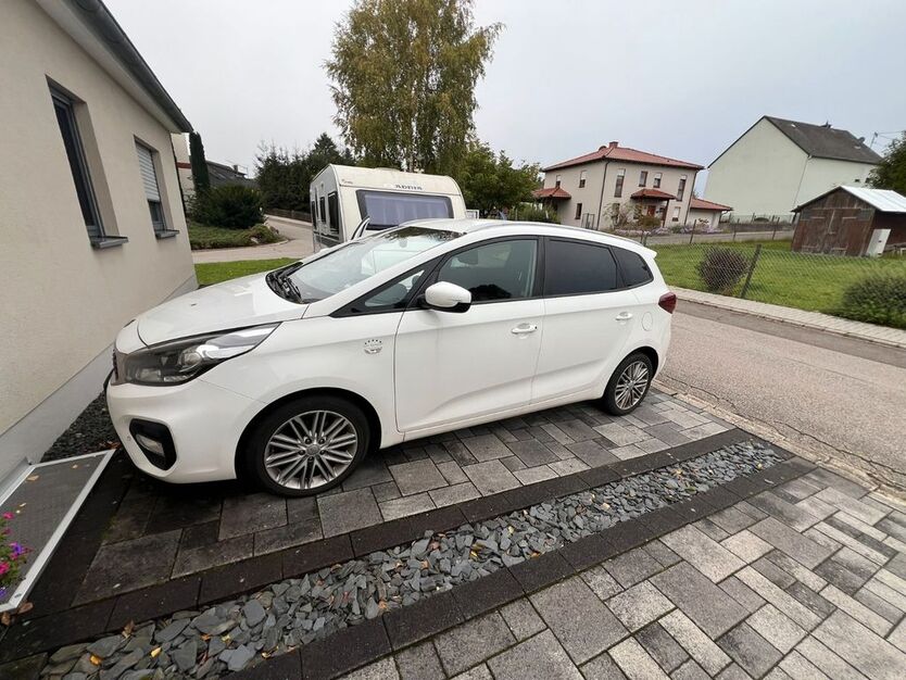 Kia Carens 121.513 km 12.200 € Reinsfeld 54421