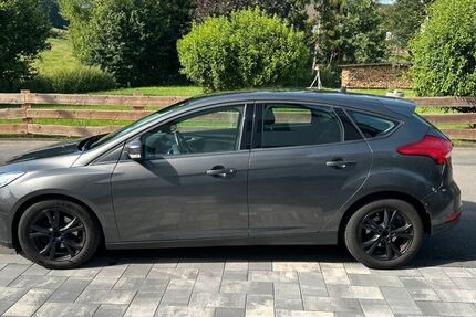 Ford Focus 99.600 km 7.400 &euro; Kreuztal 57223