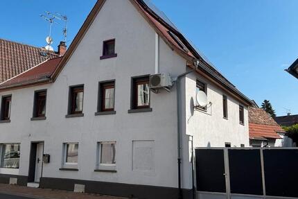 Haus Pfungstadt - 7 Zimmer, 180 m&sup2;, 425.000&euro; | Angebot:27098035