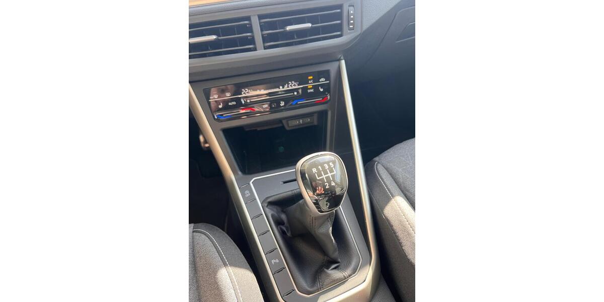 VW Taigo 16.000 km 17.500 &euro; Wolfsburg 38442