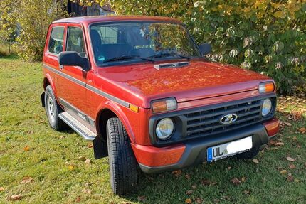 Lada Urban 20.620 km 12.490 &euro; Langenau 89129