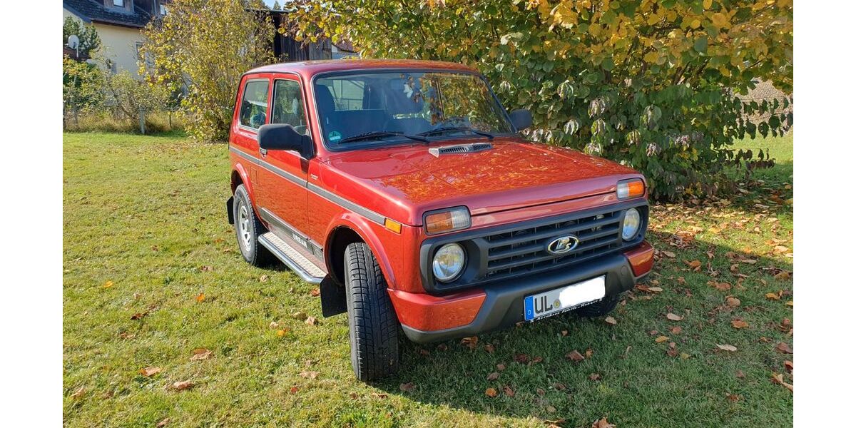 Lada Urban 20.620 km 12.490 &euro; Langenau 89129