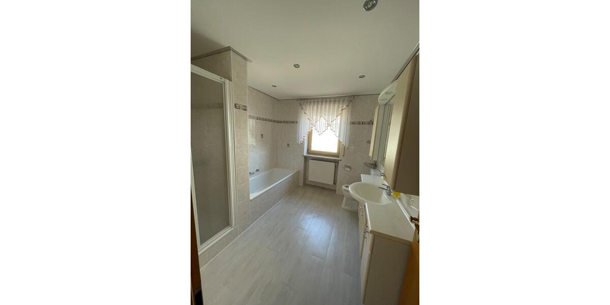 Reihenhaus Dillingen an der Donau - 6 Zimmer, 145 m&sup2;, 465.000&euro; | Angebot:26759968