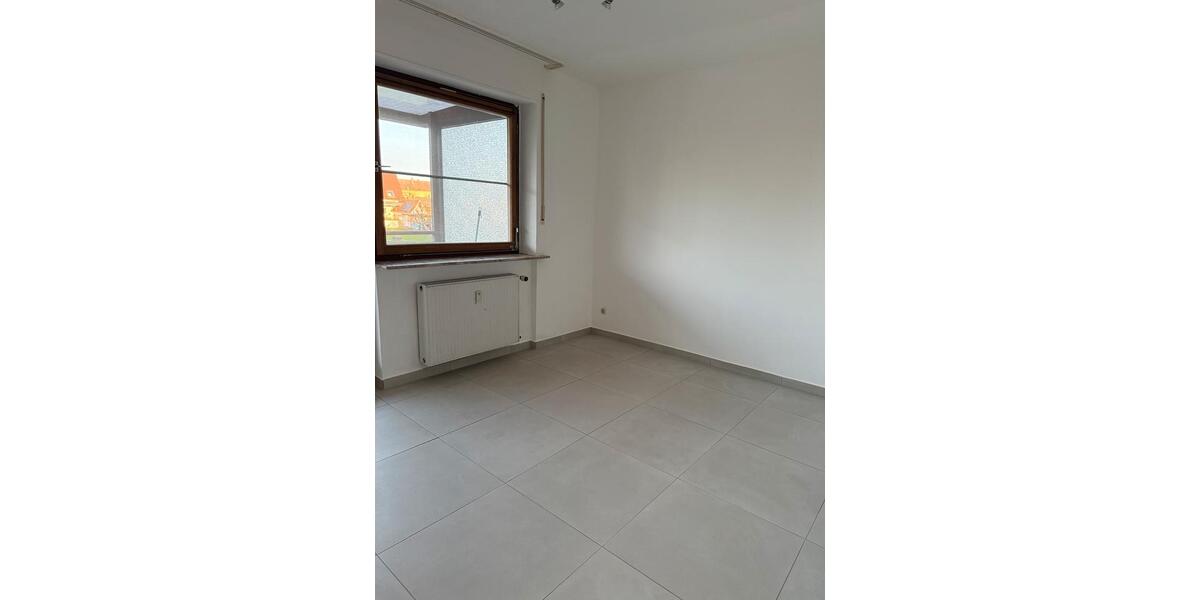 Etagenwohnung Lampertheim - 3.5 Zimmer, 110 m&sup2;, 1.250&euro; | Angebot:25047872