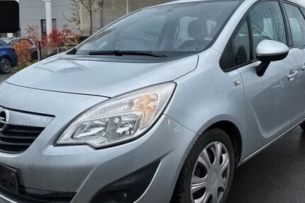 Opel Meriva 200.000 km 2.800 &euro; München 81825