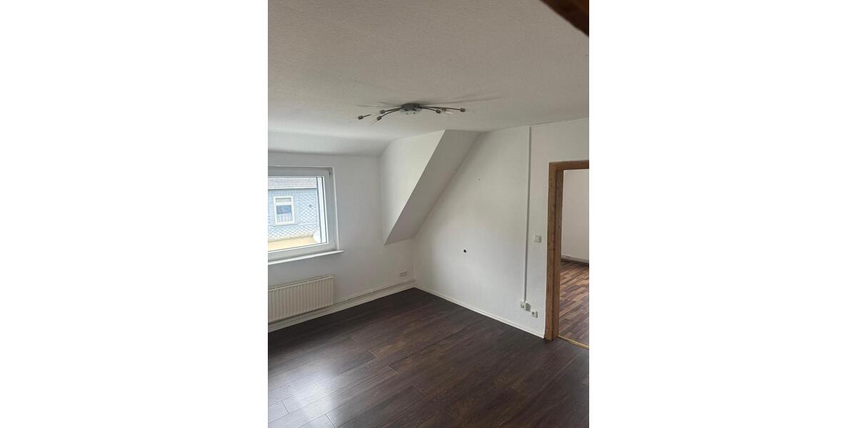 Zwei Wohnungen. Toplage. Nachhaltige Rendite. Siegen-Wellersberg. 4 zimmer