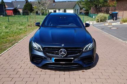 Mercedes E 63 AMG