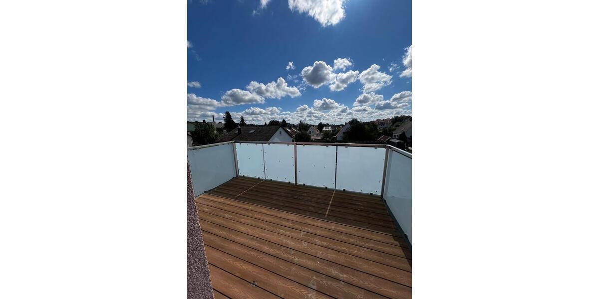 Moderne 3-Zimmer-Wohnung, Balkon + 2 Außenstellplätze 3 zimmer