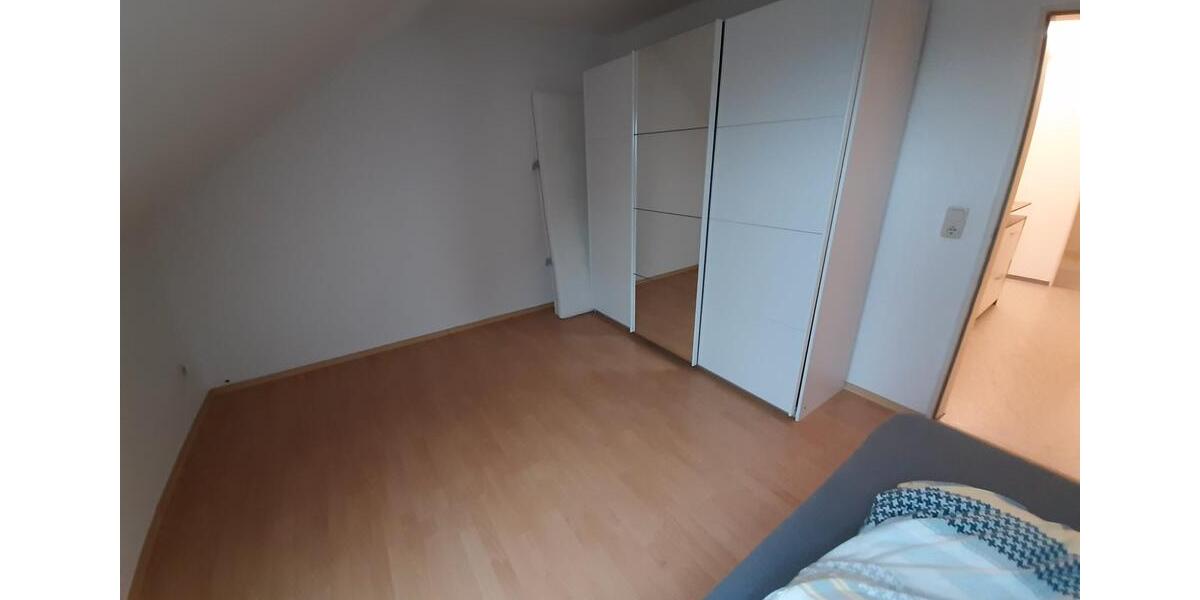 Dachgeschoßwohnung Tirschenreuth - 3 Zimmer, 73 m&sup2;, 452&euro; | Angebot:26183656