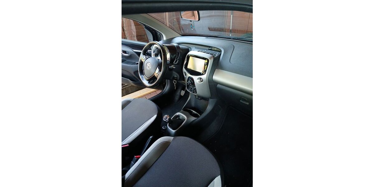 Toyota Aygo (X) 82.500 km 6.900 &euro; Runkel 65594