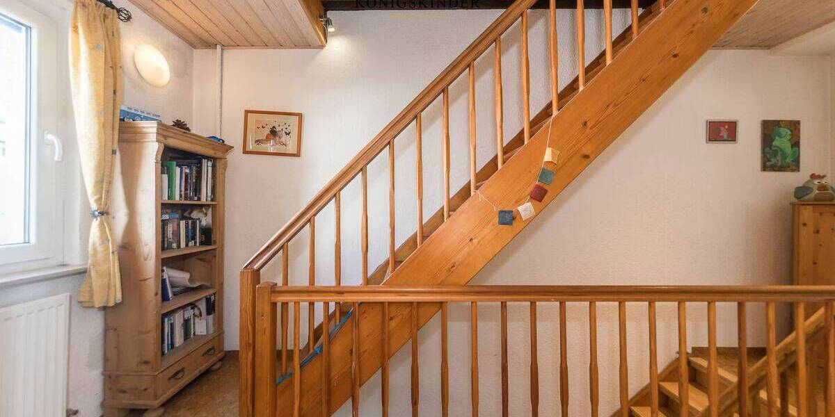 NEU: PROVISIONSFREI! Sehr schöne Doppelhaushälfte mit großem Garten und Garage - sofort bezugsfrei!! 5 zimmer