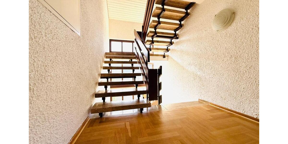 Einfamilienhaus Wertheim - 9 Zimmer, 231 m&sup2;, 535.000&euro; | Angebot:27110628