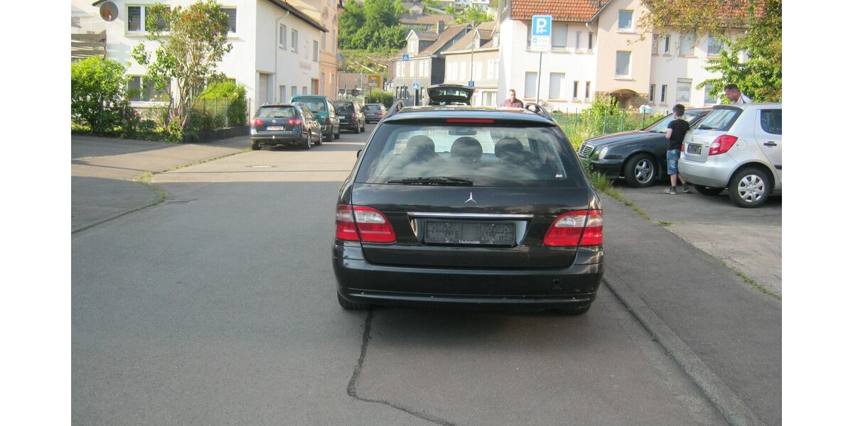 Mercedes-Benz E 220 CDI 288.000 km 1.999 &euro; Bergneustadt 51702