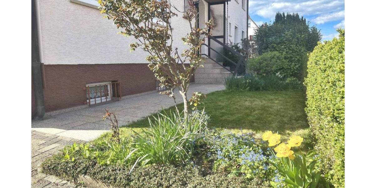 Doppelhaushälfte Trossingen - 9 Zimmer, 140 m&sup2;, 319.000&euro; | Angebot:26358877