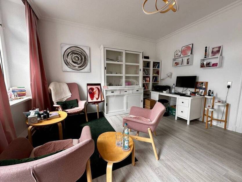 Einzigartige AltbauWohnung mit Terrasse und Garten im 1. Obergeschoss