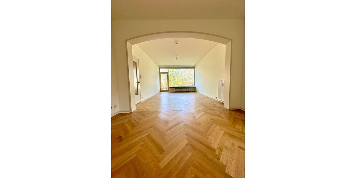 Provisionsfrei* 5-Zimmer-Wohnung in Wasserlage am Alsterlauf - Balkon, TG, 124 m², Alsterdorf - Etagenwohnung Hamburg Alsterdorf | Angebot:26935211