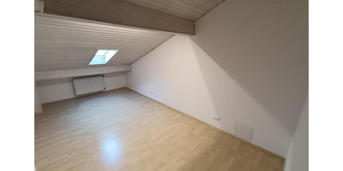 Dachgeschoßwohnung Waldkraiburg - 3 Zimmer, 74 m&sup2;, 740&euro; | Angebot:25568560