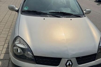 Renault Clio 198.000 km 1.000 &euro; München 81379