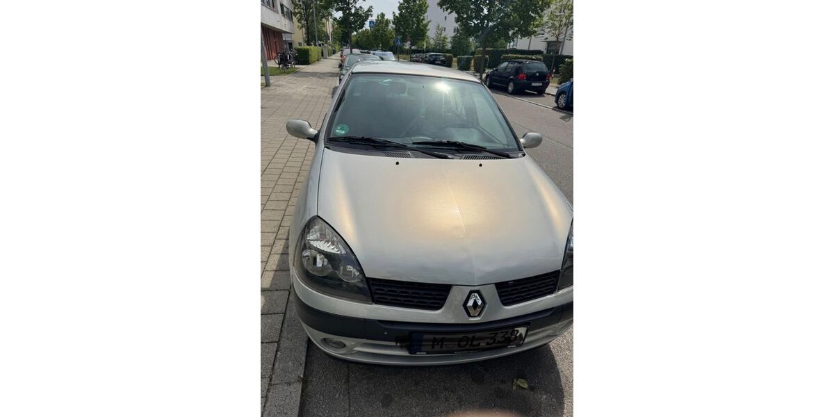 Renault Clio 198.000 km 1.200 &euro; München 81379