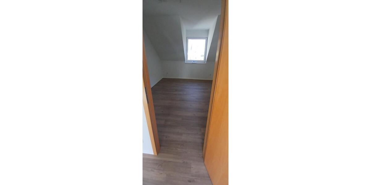 Dachgeschoßwohnung Fürstenwalde (Spree) - 3 Zimmer, 70 m&sup2;, 770&euro; | Angebot:26003511