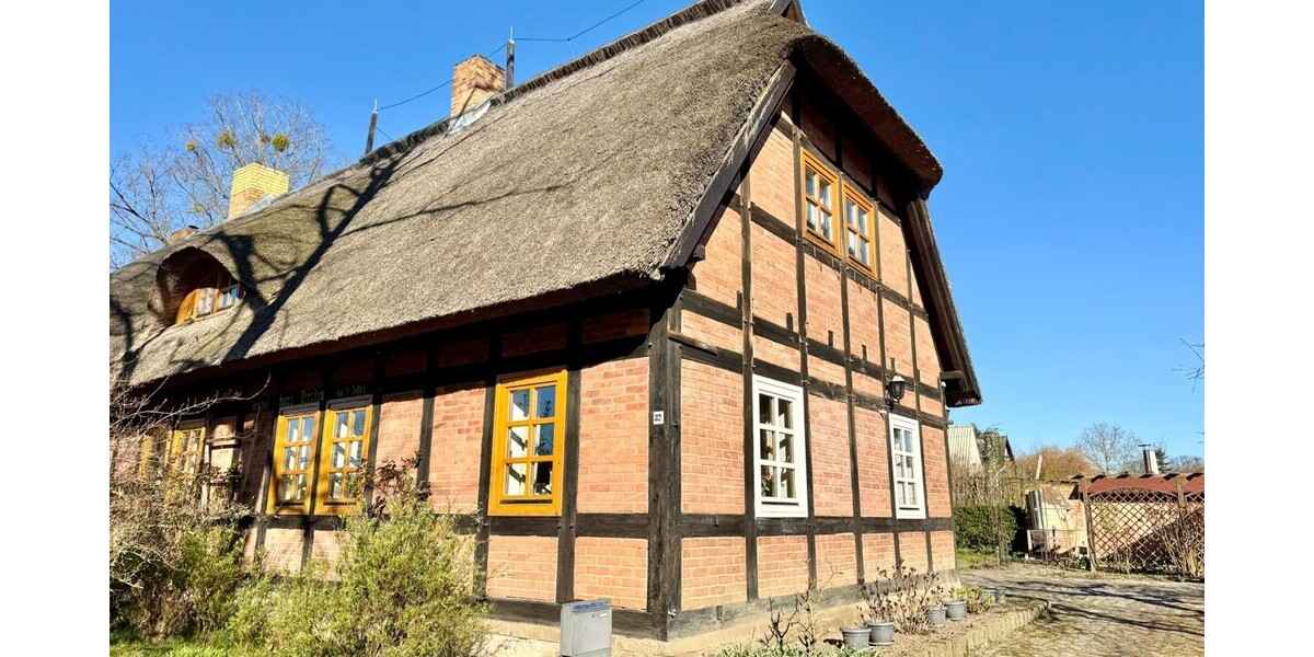 HORN IMMOBILIEN ++ tolles Reetdach-Fachwerkhaus in Alt Rehse bei Neubrandenburg, Denkmalschutz - Einfamilienhaus Alt Rehse Alt Rehse | Angebot:26225814