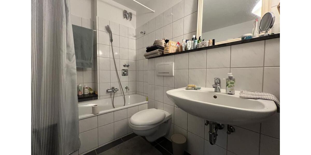 Traumhafte 4-Zi.-Maisonette-Whg mit 4 Balkonen mit Wasserblick zzgl. 2 Außen-Stellplätzen 4 zimmer