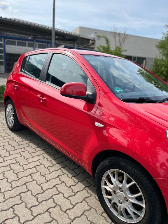 i20