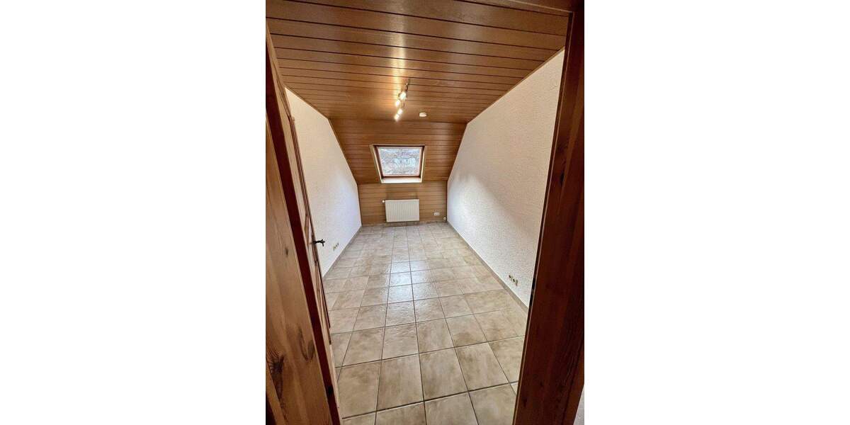 Doppelhaushälfte Bad Dürkheim - 5 Zimmer, 170 m&sup2;, 1.500&euro; | Angebot:25657429