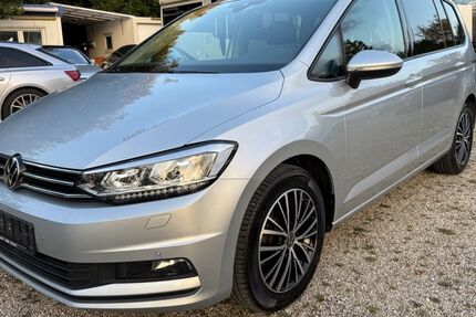 VW Touran 111.000 km 21.000 € München 80995