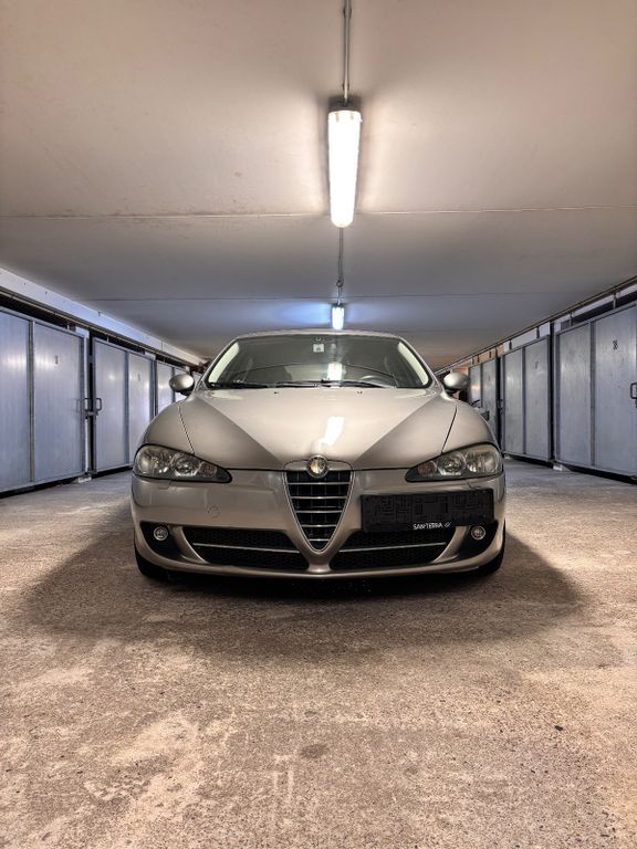 Alfa Romeo 147 128.527 km 1.000 € Hamburg 21035